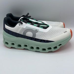 Cloud, monster men’s 10